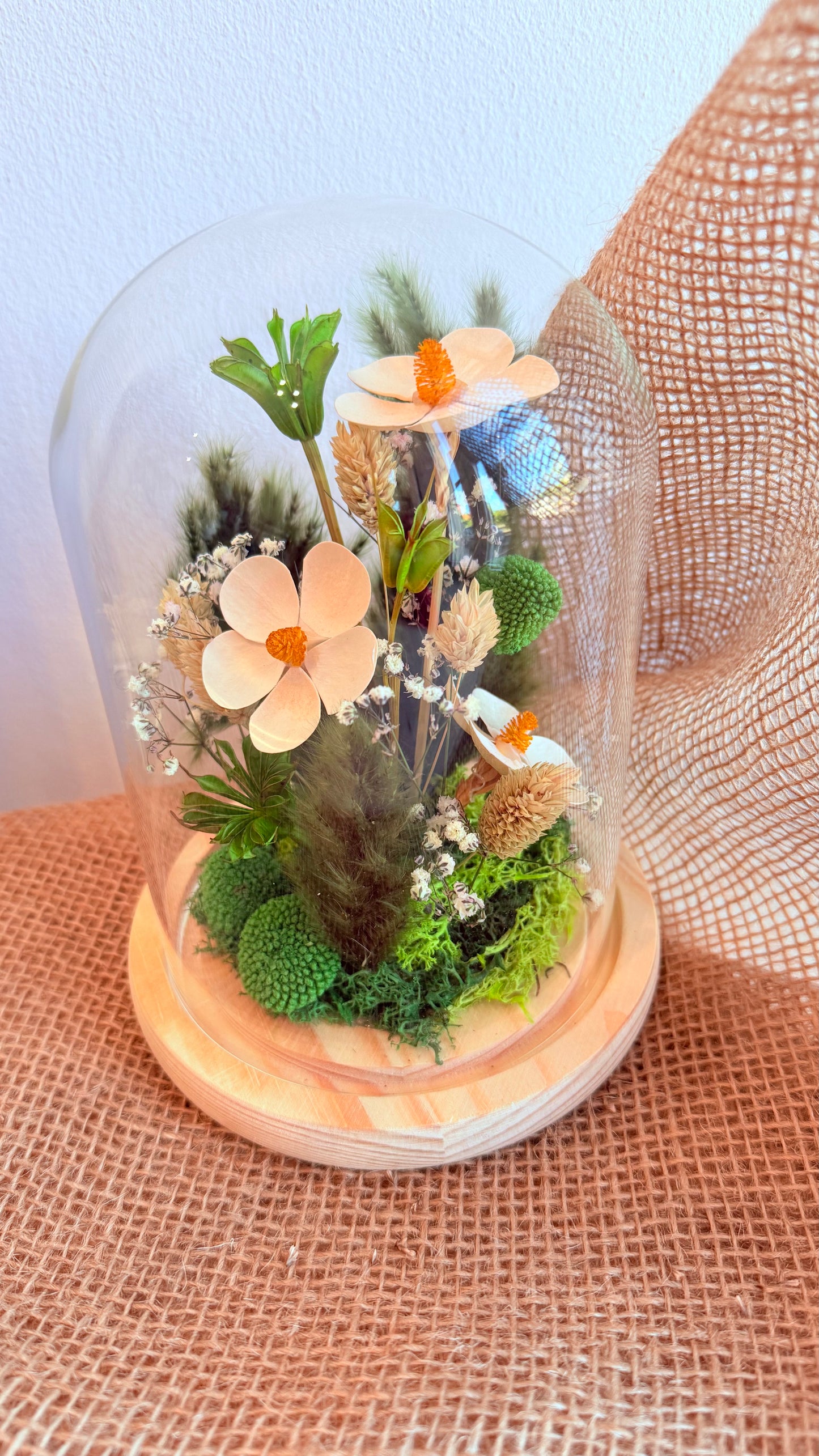 Cloche de fleurs séchées