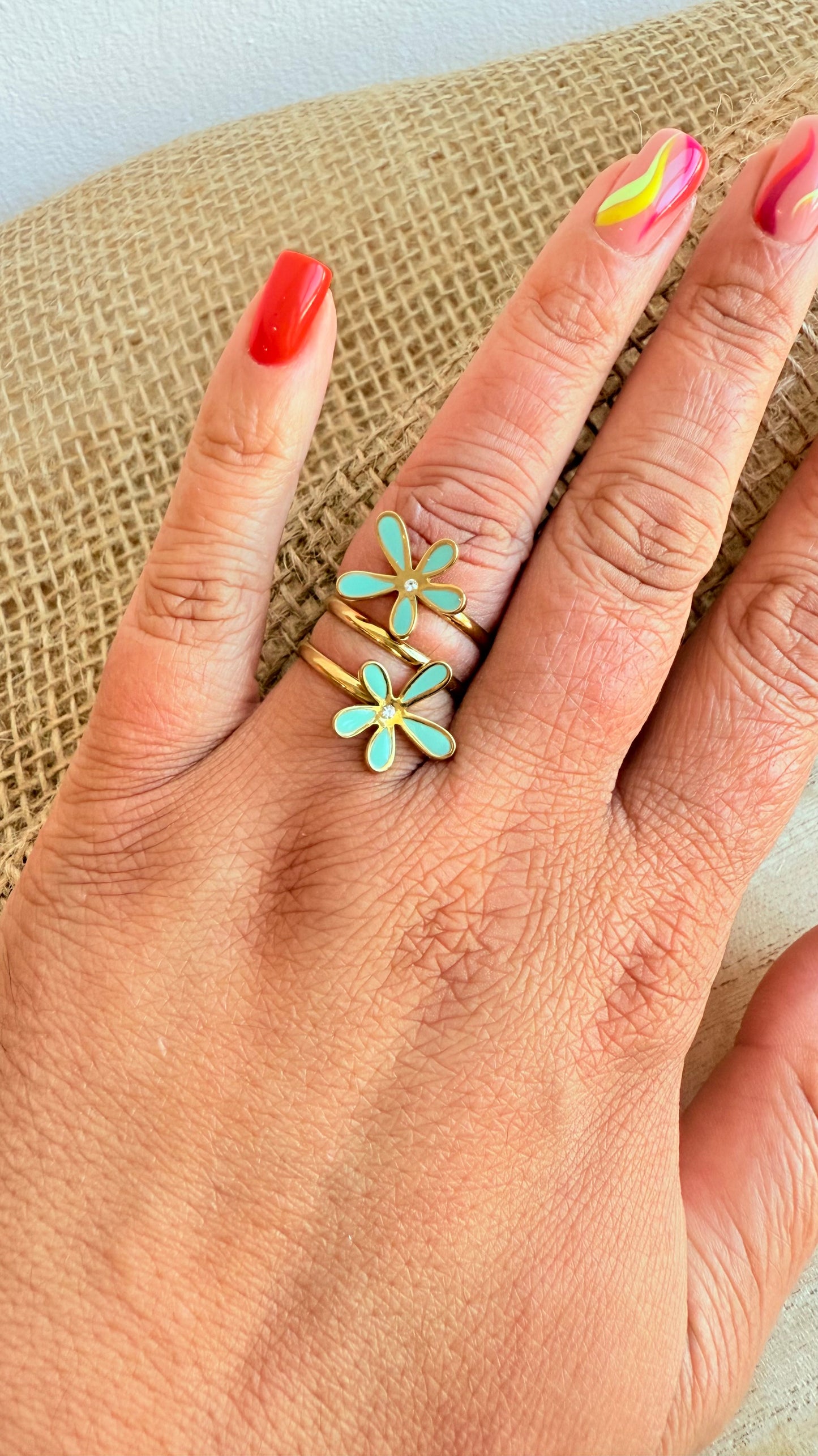 Bague fleurs turquoise dorée et strass