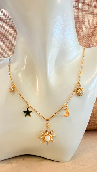 Collier doré astres