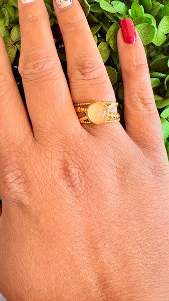 Bague ajustable perle ronde colorée