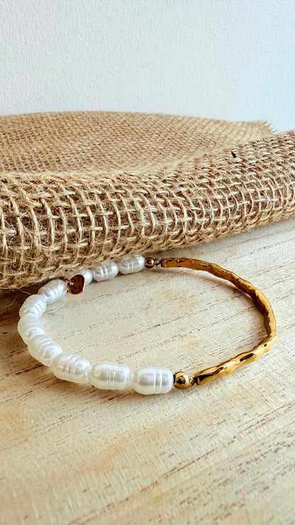 Bracelet demi-perles demi-jonc doré