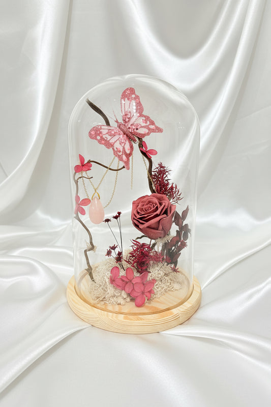 Cloche florale éternelle – Quartz rose & Papillon