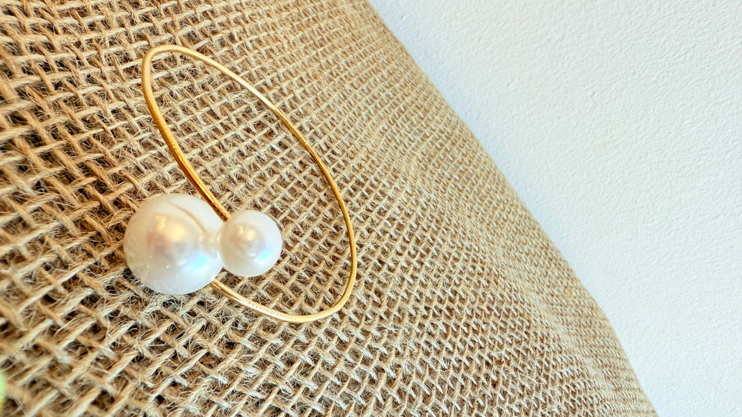 Bracelet acier inoxydable doré et perles blanches