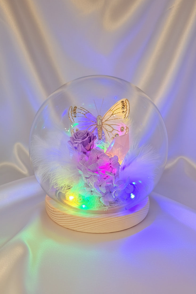 Cloche florale éternelle – Quartz rose & Papillon