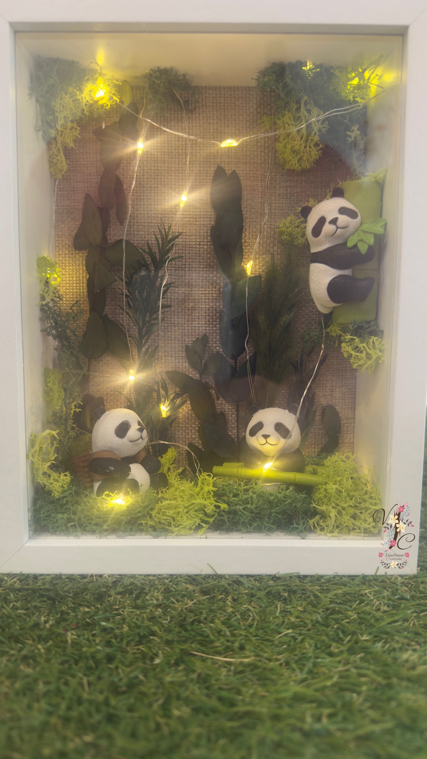 Cadre lumineux décoratif panda  décor végétal et guirlande LED
