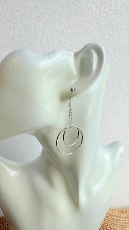 Boucles d'oreilles pendantes argentées