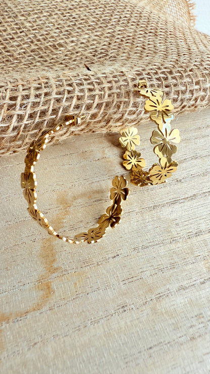 Boucles d’oreilles dorées créoles fleurs