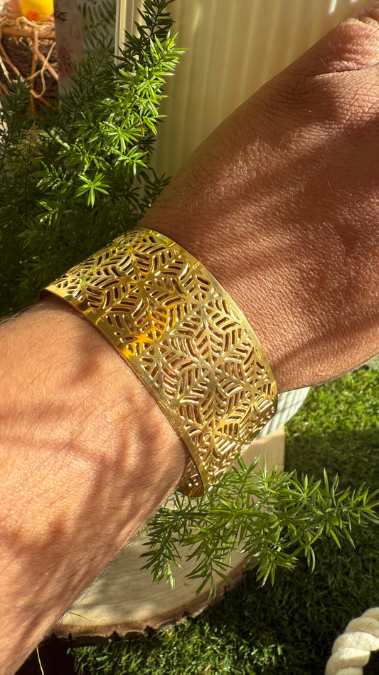 Manchette dorée ajourée, acier inoxydable