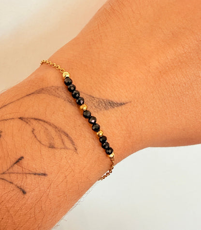 Bracelet Spinelle noire – Perles facettées & doré