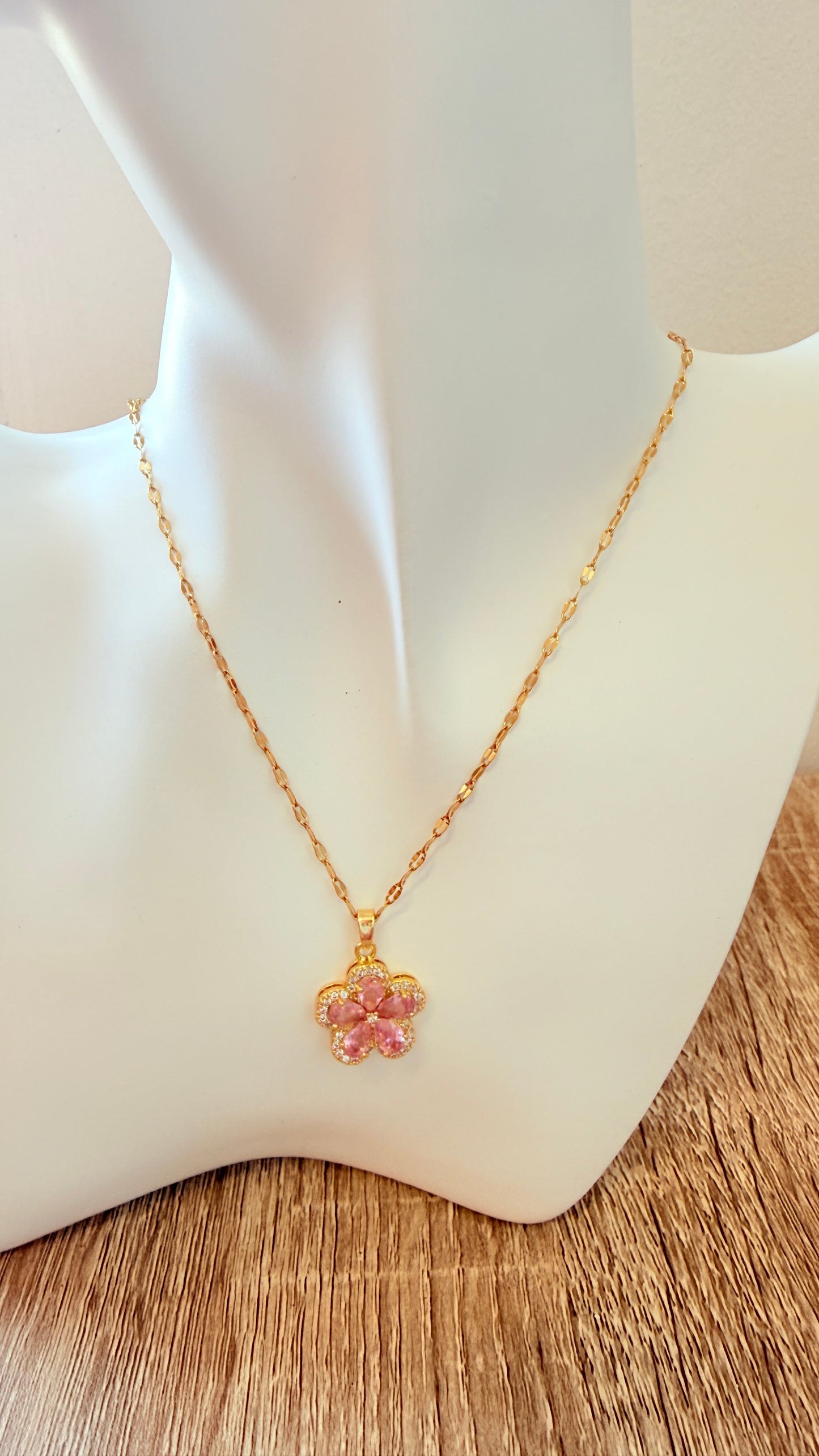 Collier fleur strass