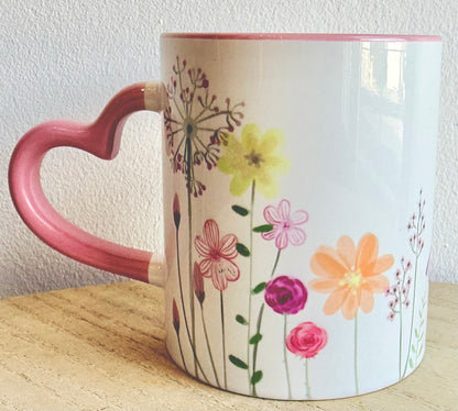 Mug floral anse en cœur rose