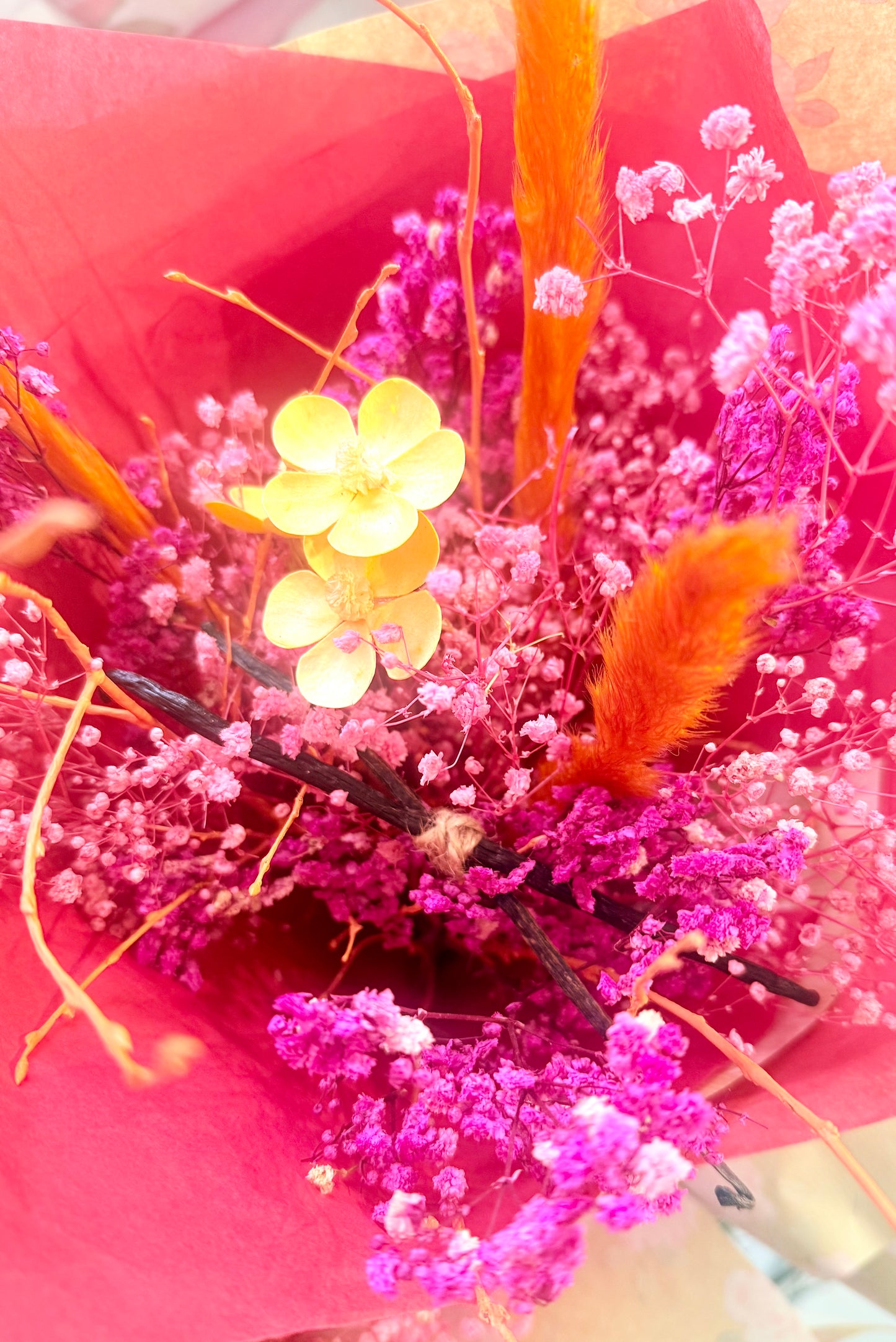 Bouquet Signature Vanillanne fleurs séchées rose fuchsia et jaune vitaminé