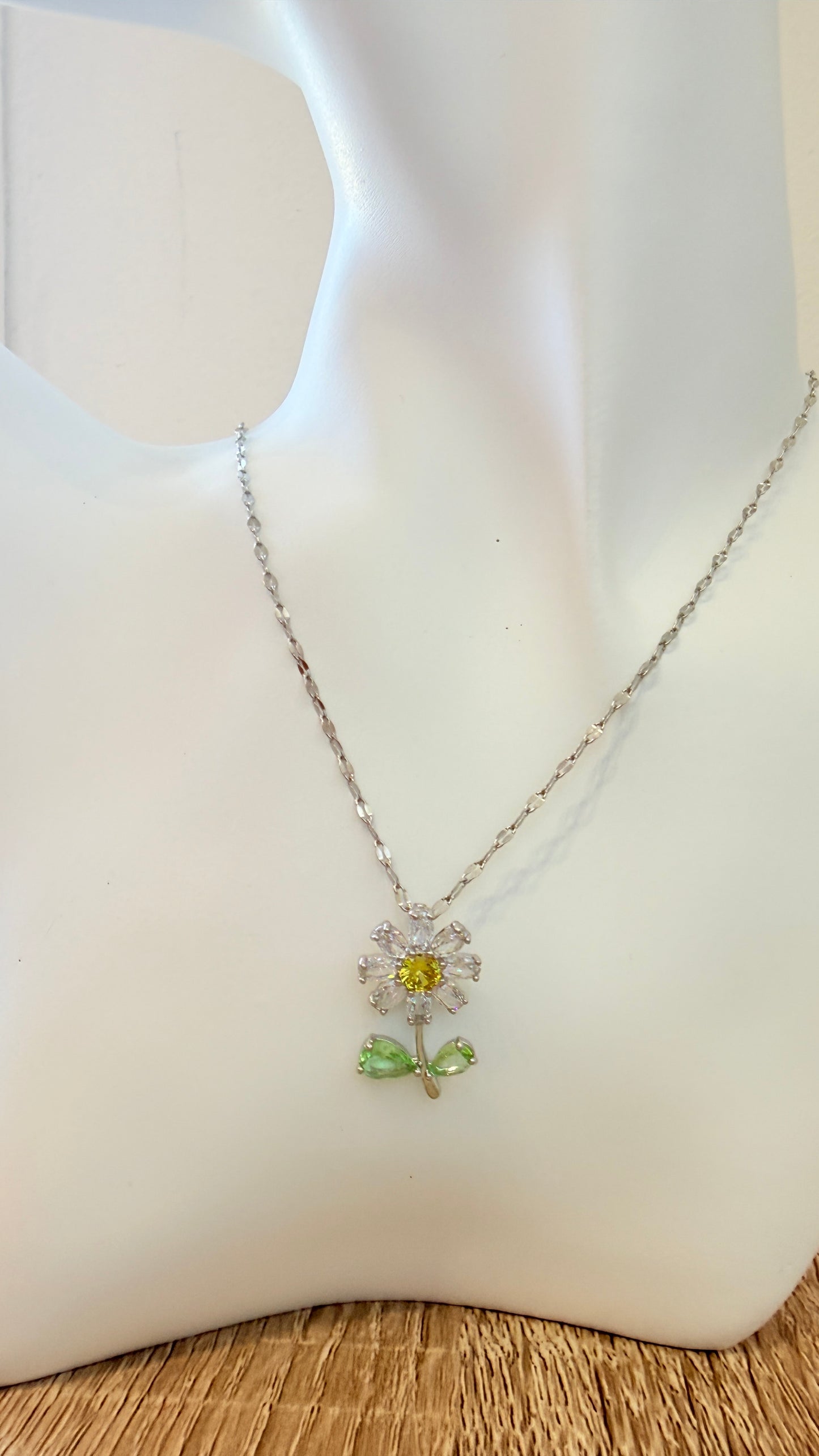Collier marguerite strass