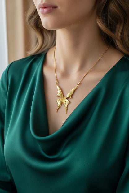 Collier grand papillon