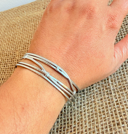 Manchette argentée style tressé Bijou élégant effet torsadé