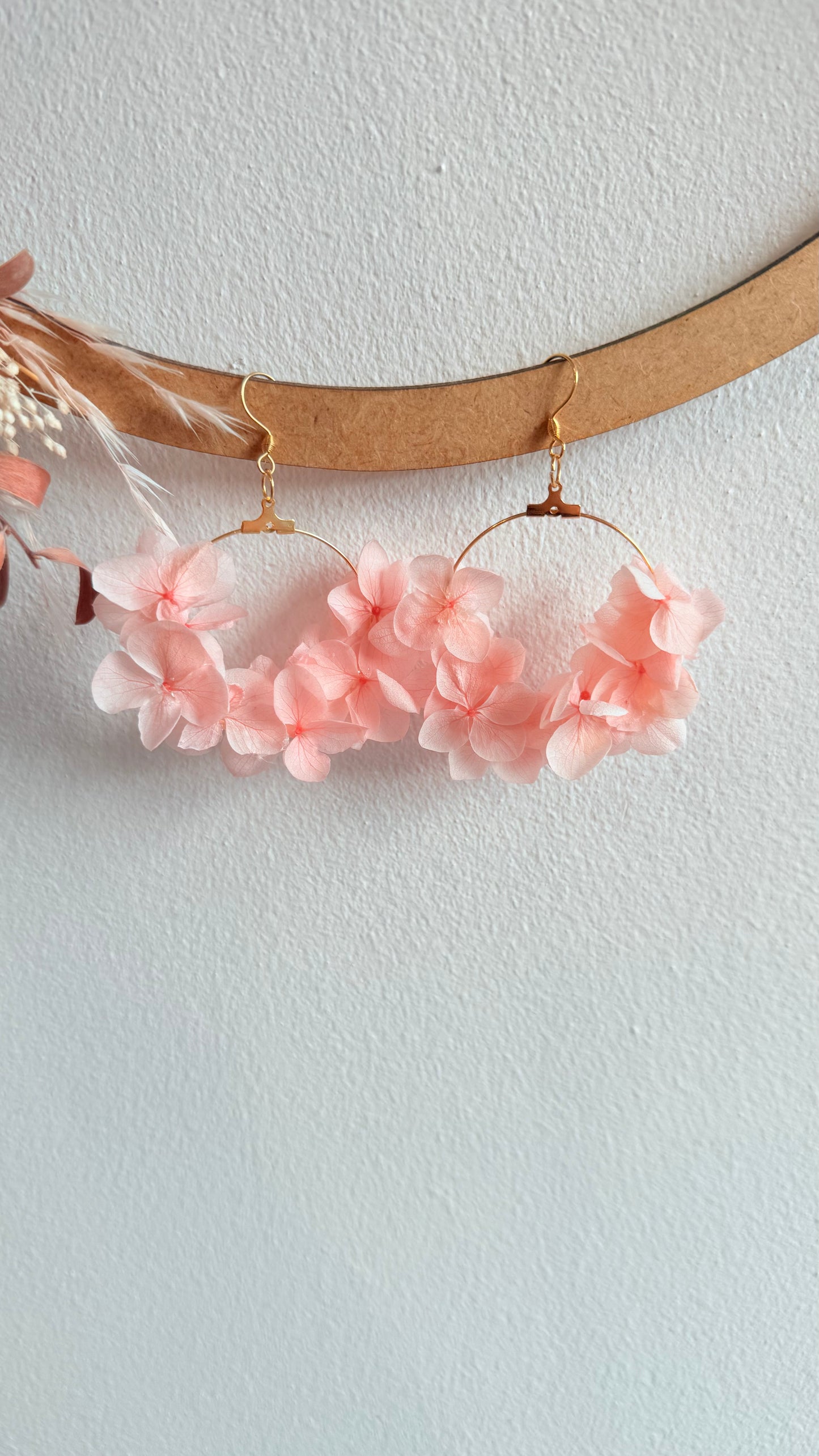 Boucles d’oreilles fleurs hortensias stabilisés