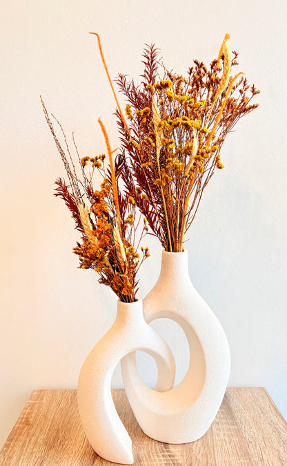 Duo de vases design avec fleurs séchées
