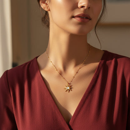 Collier soleil nacré doré