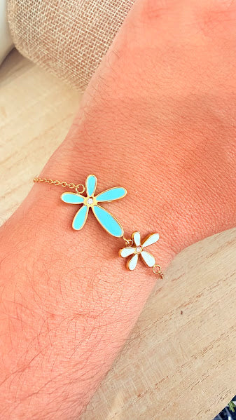 Bracelet fleurs turquoise chaîne dorée et strass