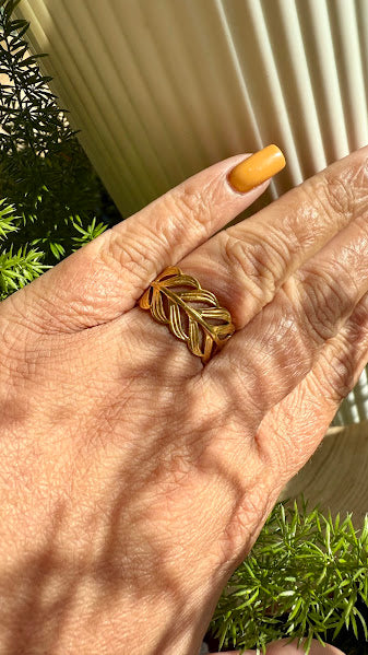 Bague feuillage relief