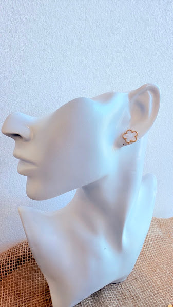 Boucles d’oreilles fleur en acier inoxydable blanc ou bleu