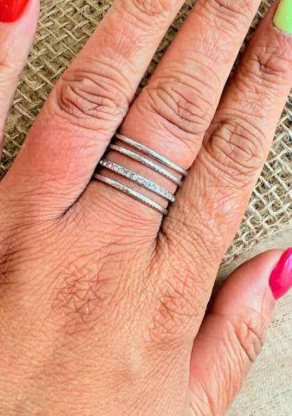 Bague multi-anneaux argentée avec strass