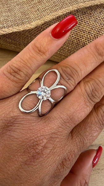 Bague fleur ajourée