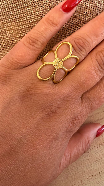 Bague fleur ajourée